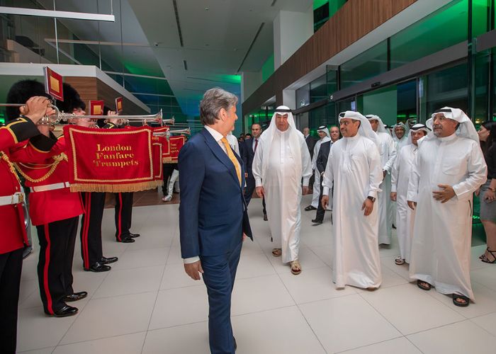 Jaguar & Land Rover Showroom